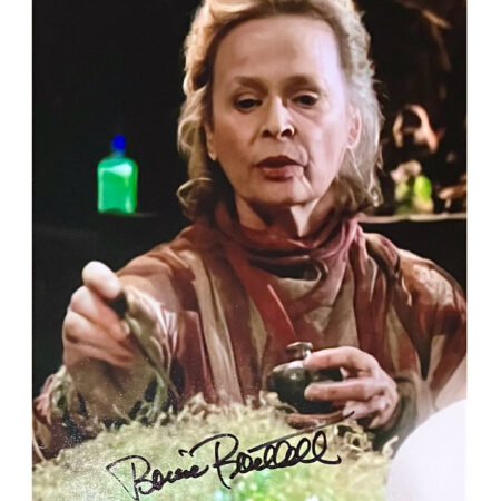 Bonnie Bartlett as Linea on Stargate-SG1